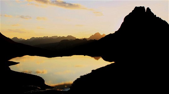 Sunrise -Lac Gentau(vallée d'Ossau)