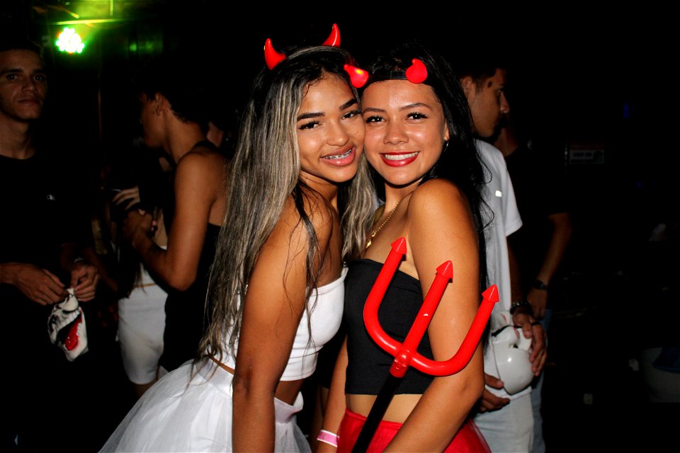 HALLOWEEN PARTY