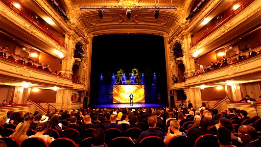Theater1 wb2 xx rr