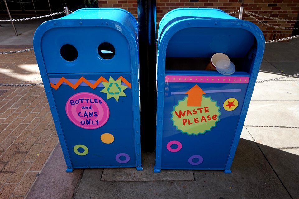 Trash and recycling bin, Disney World Hollywood Studios