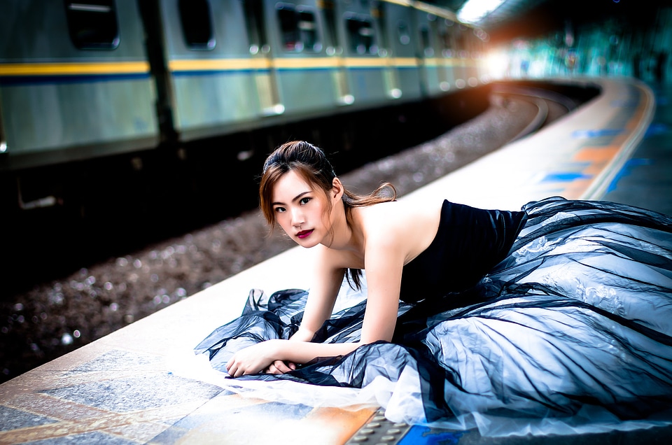 Fashion lifestyle portrait of young asian woman