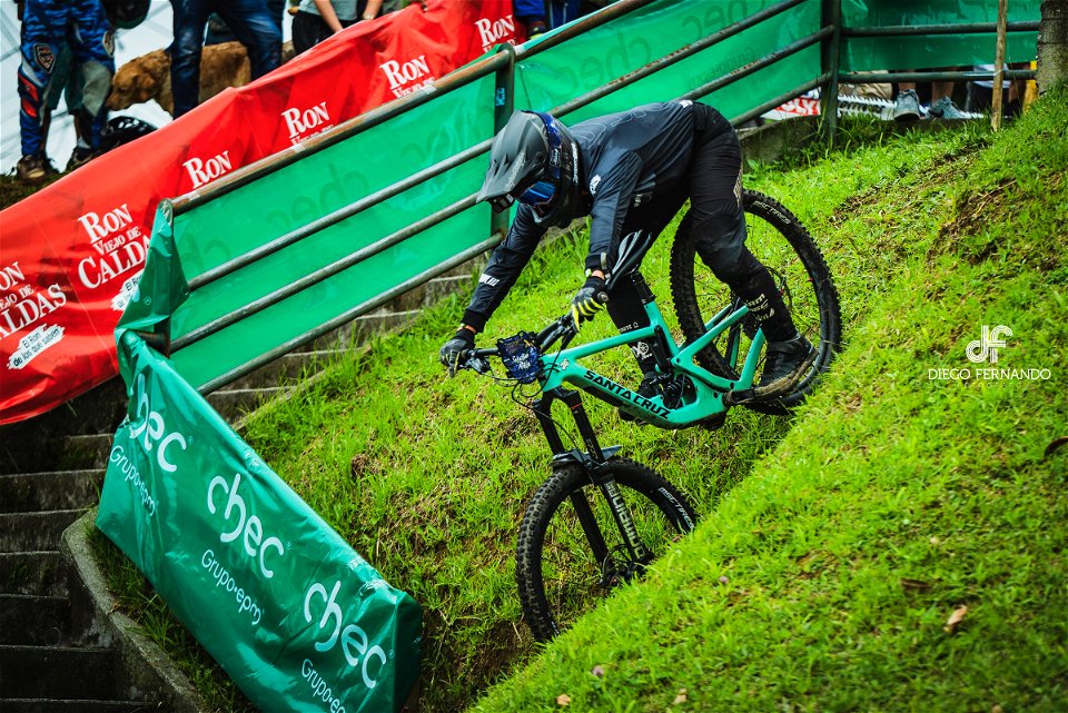Downhill Urbano 2022
