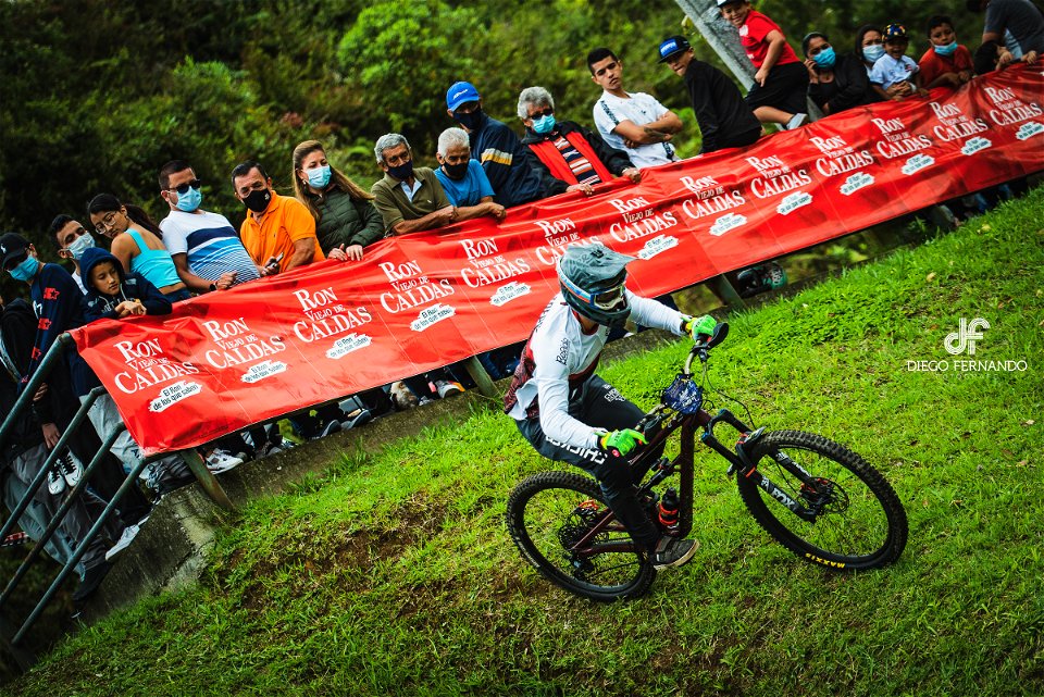 Downhill Urbano 2022
