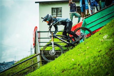 Downhill Urbano 2022