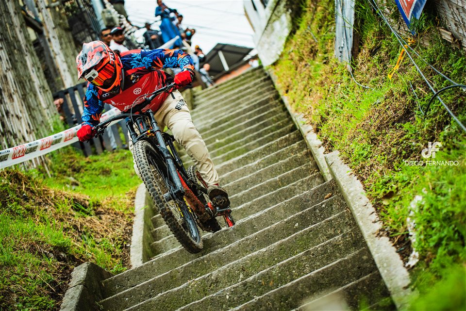 Downhill Urbano 2022