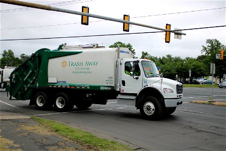 Trash Away truck 150 | Freightliner M2 Loadmaster RL photo