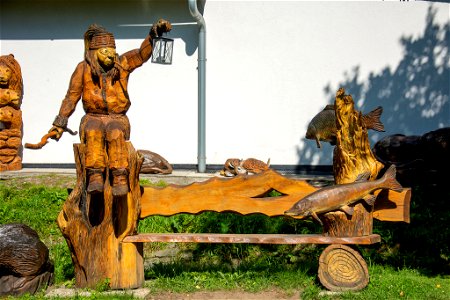 Ráj dřevěných soch photo