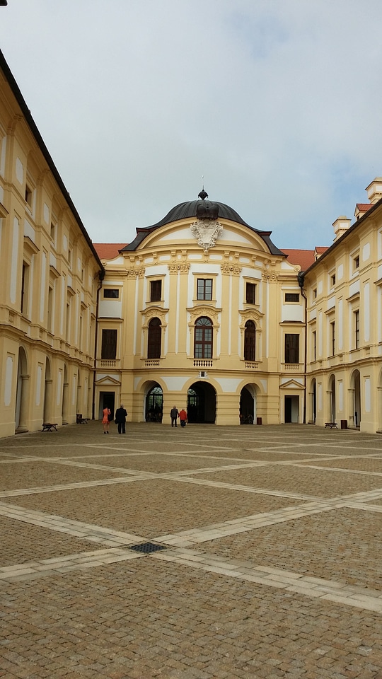 Building plaza tourism