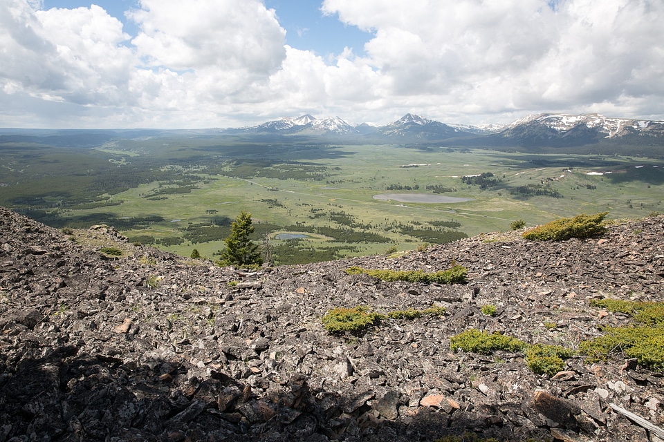 Bunsen Peak Trail. Yellowstone national park