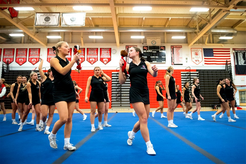 Cheer-9237