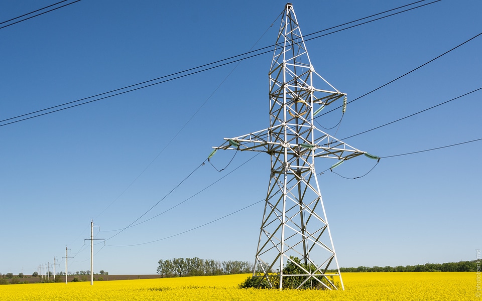Transmission tower