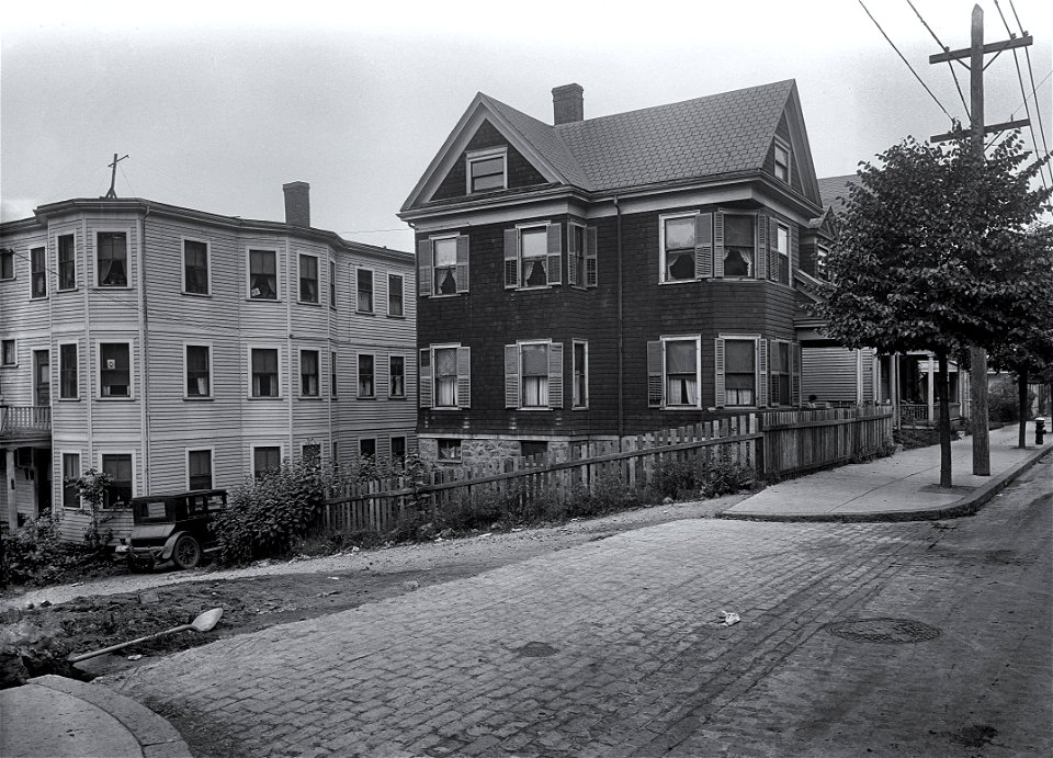 Dell Street from Salem Street