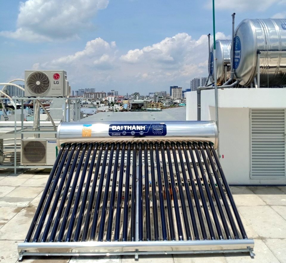 máy nước nóng năng lượng mặt trời 180 lít