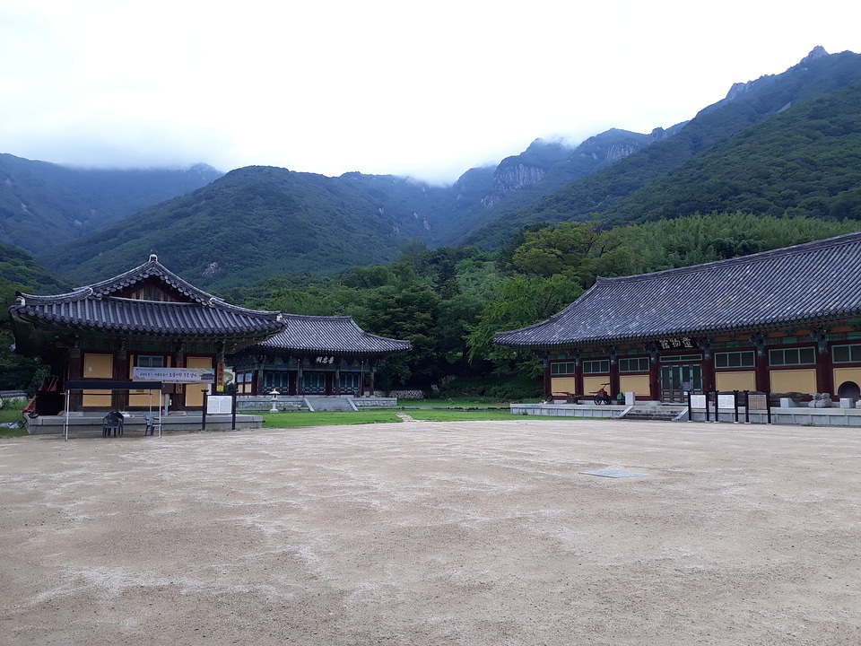 Pyochungsa Korean Buddhist temple in Miryang