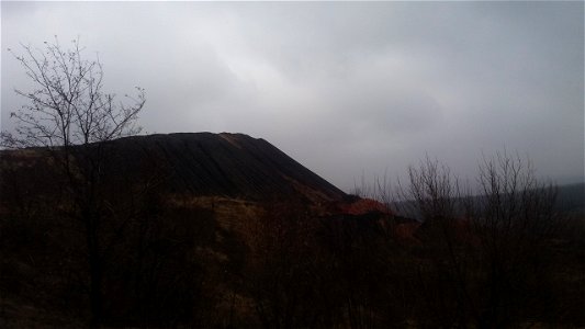 Slagheap over the quarry/Террикон у карьера в Павловке (Брянка)