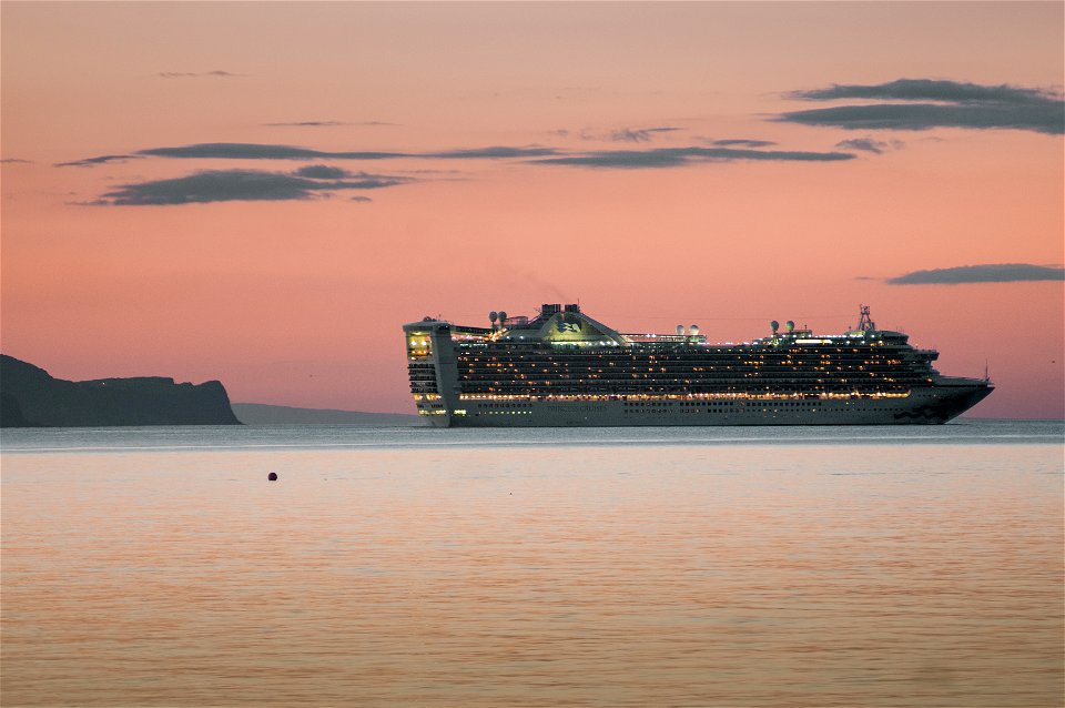 Royal Carribean Cruise Ship leaving the Belfast Lough