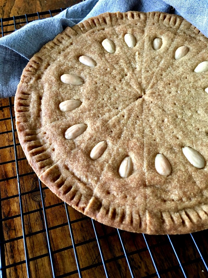 Shortbread Petticoat Tails with Frilly Edges photo