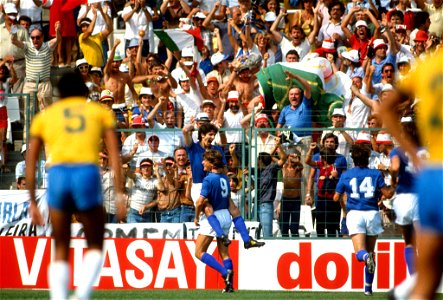 Paolo Rossi scores against Brasil 1982 photo
