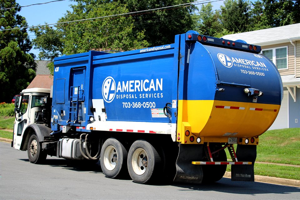 American Disposal truck 430 | Mack LR McNeilus ZR photo