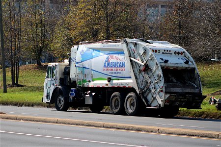 American Disposal Truck 528 | CNG Mack LEU McNeilus XC-RL