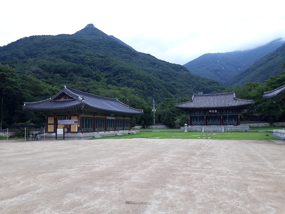 Pyochungsa Korean Buddhist temple in Miryang