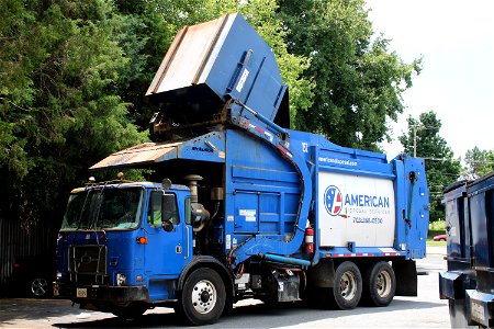 American Disposal truck 152 | Autocar ACX McNeilus Ngen Atlantic photo