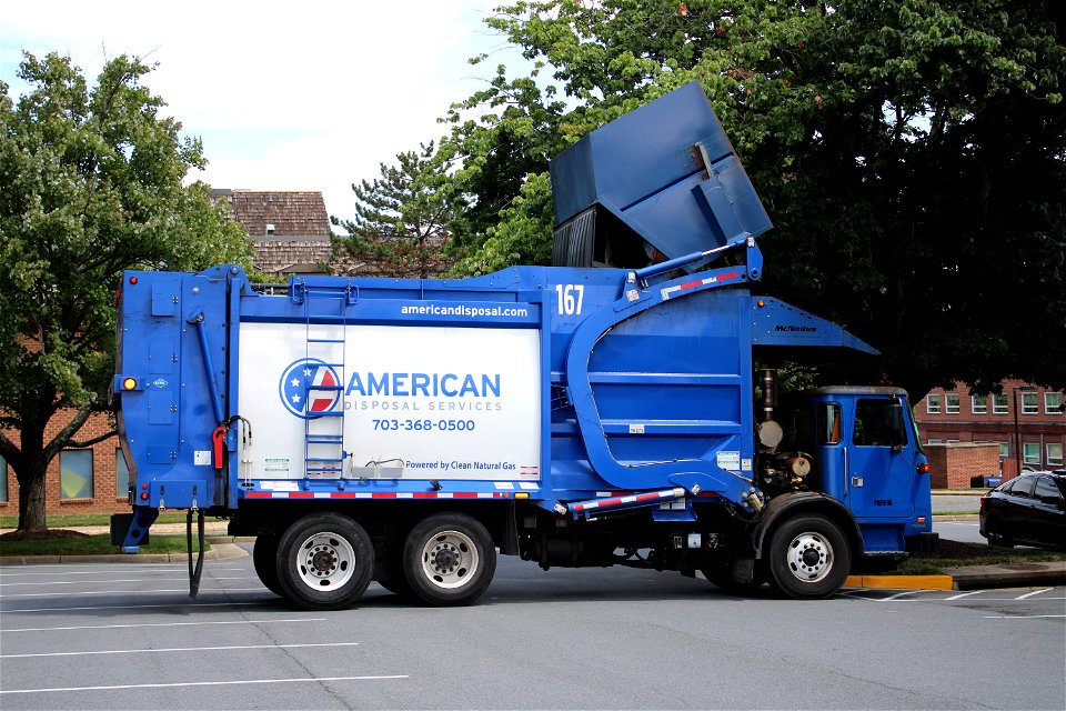 American Disposal truck 167 | Autocar ACX Mcneilus Ngen Atlantic photo