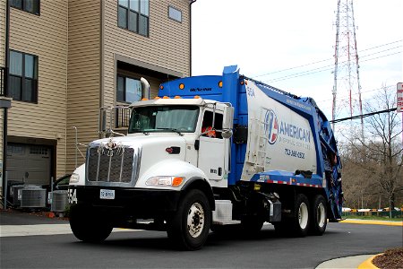 American Disposal truck 554 | Peterbilt 348 Mcneilus RL photo