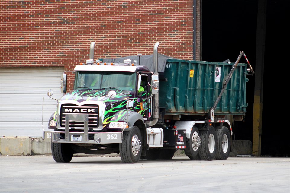 KMG Hauling Truck 362 | Mack GU813 Gal-Breath