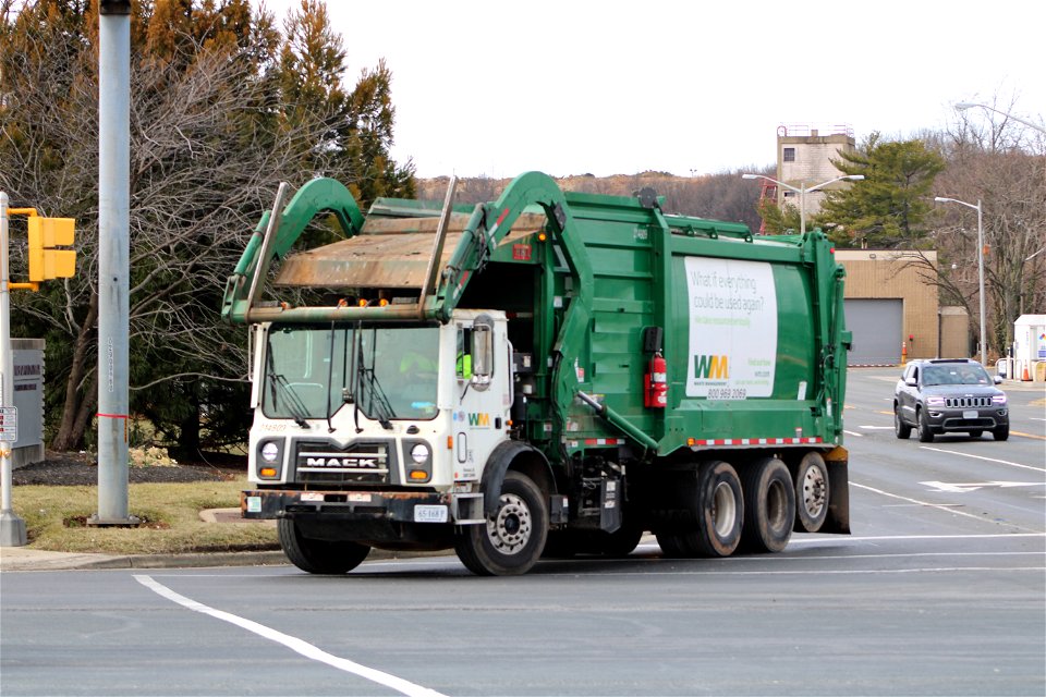 Waste Management truck 214809 | Mack TE Heil Half/pack