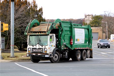 Waste Management truck 214809 | Mack TE Heil Half/pack