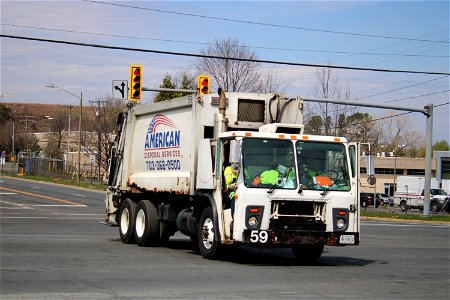 American Disposal truck 59 | Mack LE Heil DP5000 photo