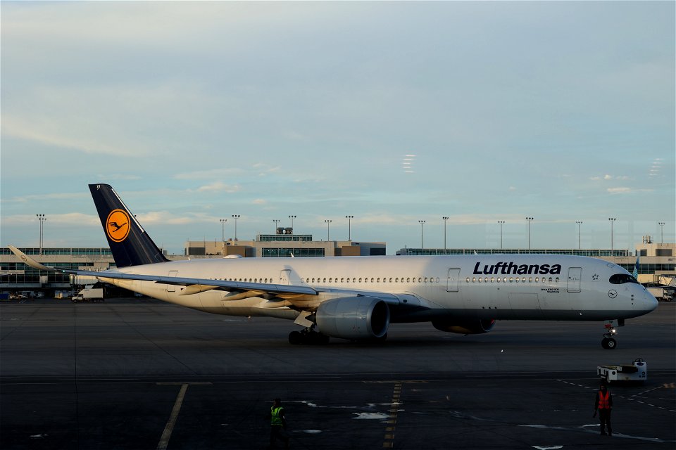 Lufthansa Airbus 350-900 D-AIXH "Magdeburg" in Denver Int'l Airport
