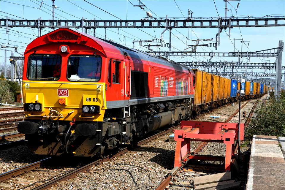 66113 working 6C03 Northolt Siding to Severnside Sita passes Swindon on 30 March 2021