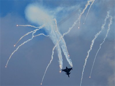 Saab Gripen - flares! photo