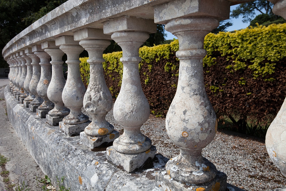Series support parapet