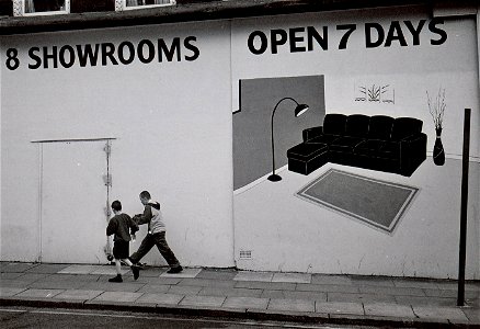 Showrooms - Off London Road