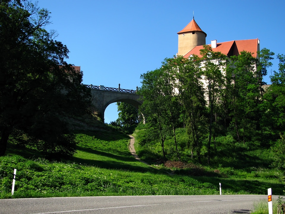 Woods castle bridge