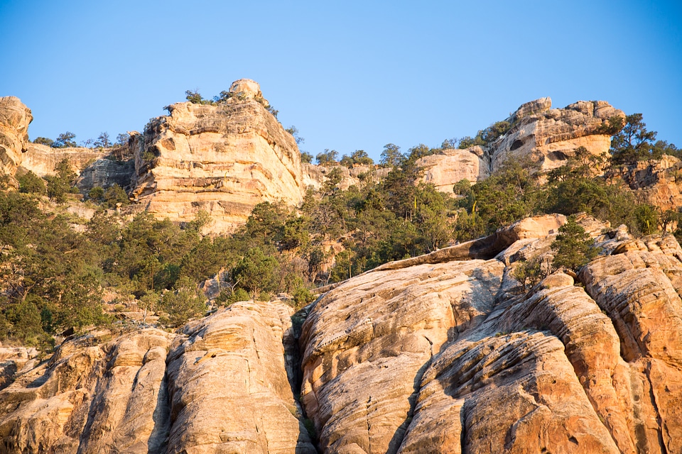 Grand canyon landscape view during sunny day with the blue sky