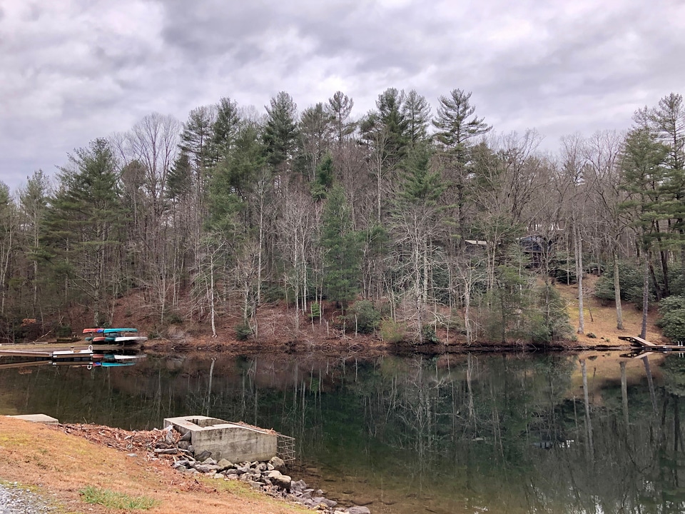 Holly Berry Mountain Lake, Whiteside Cove