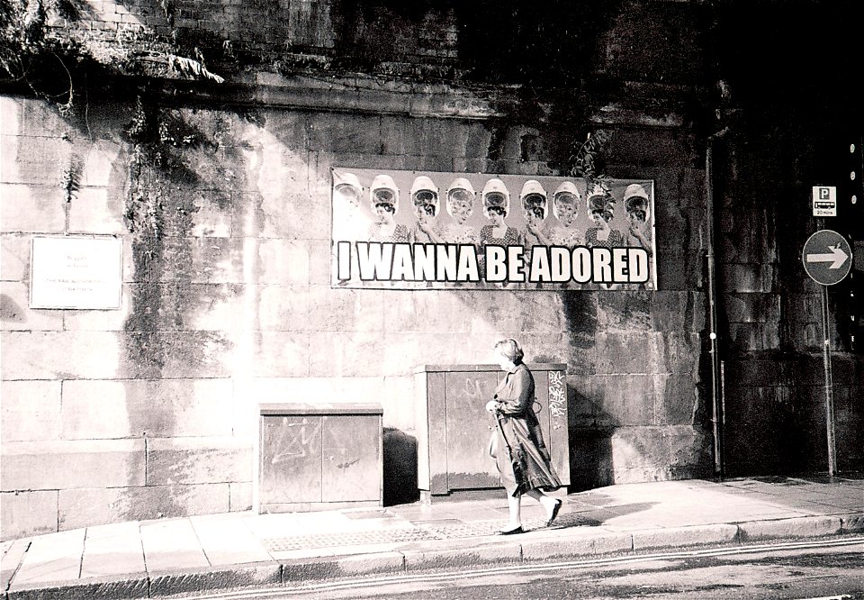 I wanna be adored photo