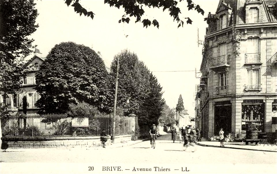 Brive-la-Gaillarde.Avenue Thiers