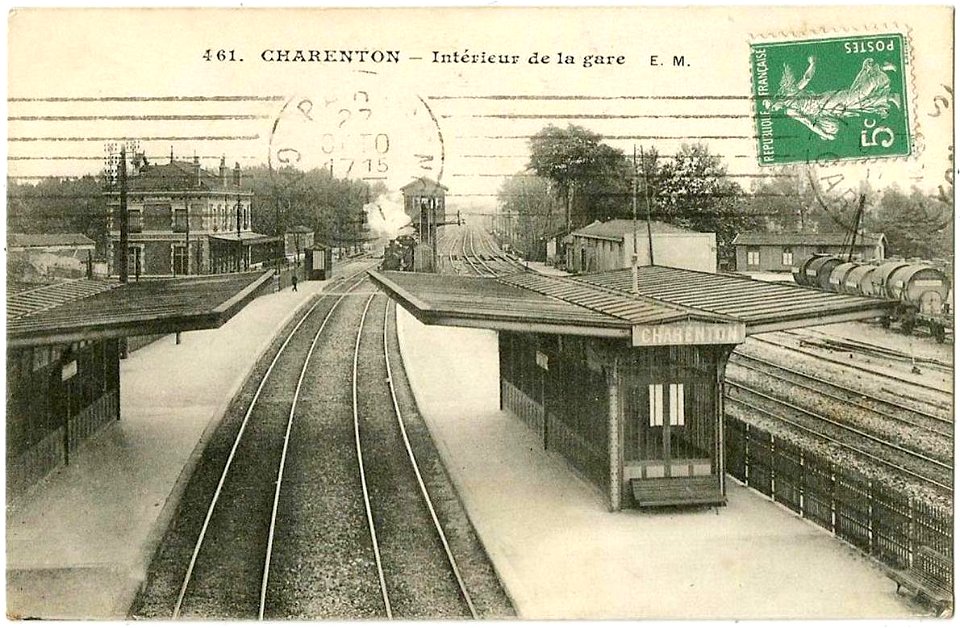 Charenton-le-Pont.Intérieur de la gare