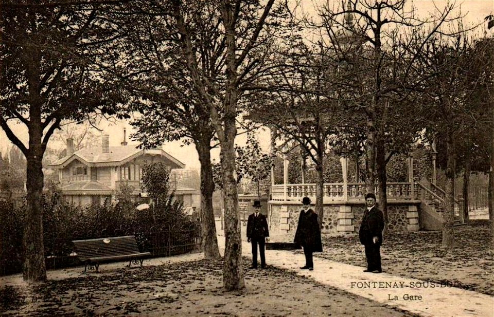 Fontenay-sous-Bois.Gare.Kiosque