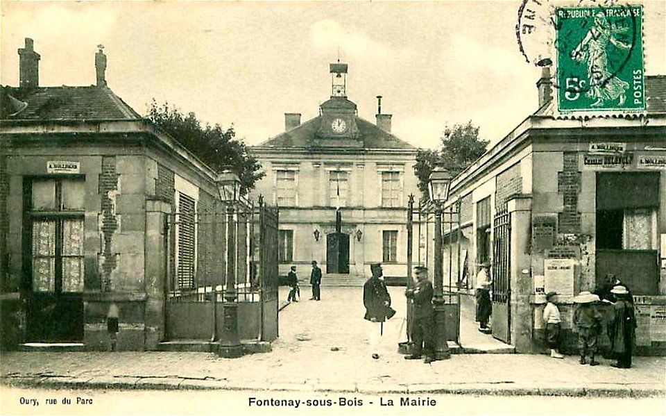 Fontenay-sous-Bois.Entrée de la mairie