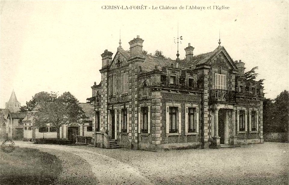 Cerisy-la-Forêt.Château de l'Abbaye et l'église
