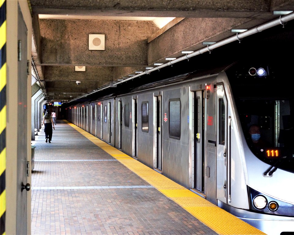 TTC Line1 TR At Eglinton West.