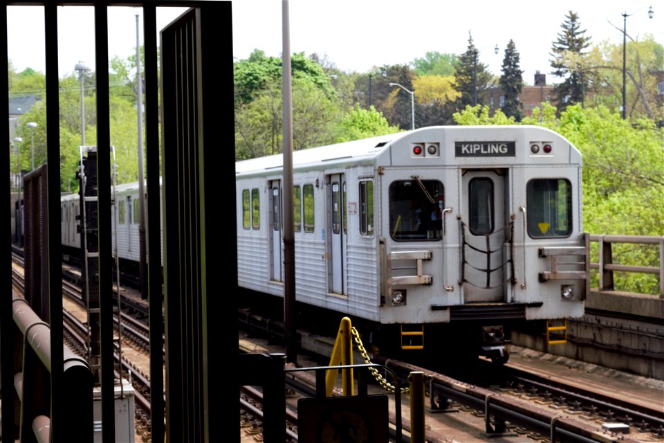 TTC T1 5272 Towards Kennedy Departing Old Mill. photo