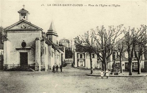 La Celle-Saint-Cloud.Eglise Saint-Pierre-Saint-Paul de La Celle-Saint-Cloud.Place de l'Église