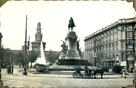 Milano - Largo Cairoli - Monumento a Garibaldi - Castello, Milan, Italy, [1944] - Postcard